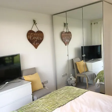 Lusty Glaze 30 Apartment